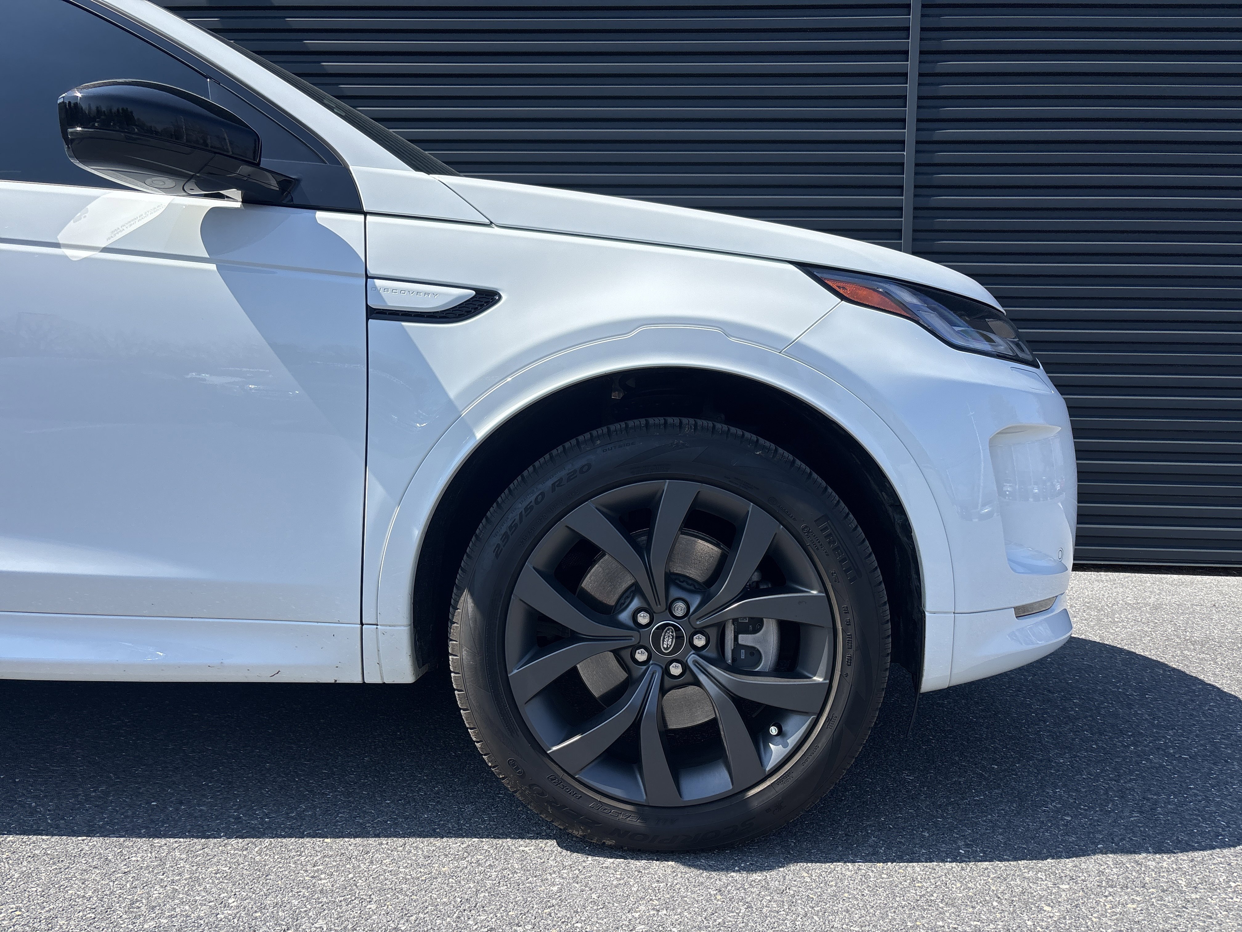 Used 2023 Land Rover Discovery Sport SE R-Dynamic AWD/4WD image 9