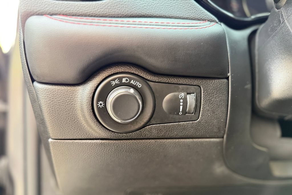 Used 2025 Dodge Durango R/T AWD/4WD image 19