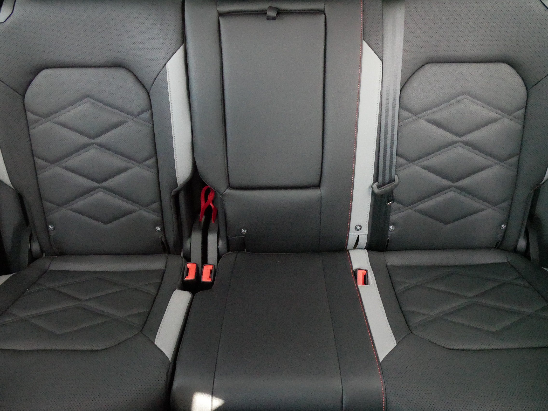 Certified 2026 Volkswagen Atlas Peak Edition AWD/4WD image 13