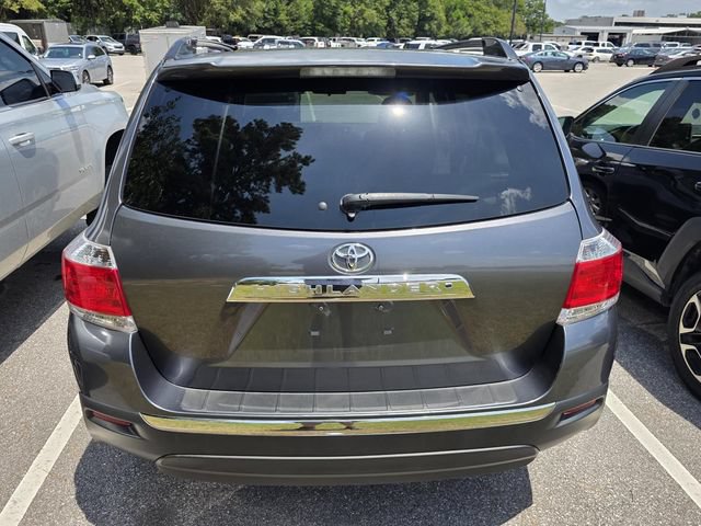 Used 2013 Toyota Highlander Plus FWD image 3