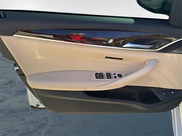 Used 2019 BMW 530e w/ Premium Package image 20