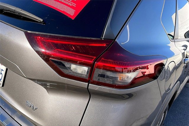 Certified 2022 Nissan Rogue SV w/ SV Premium Package image 28