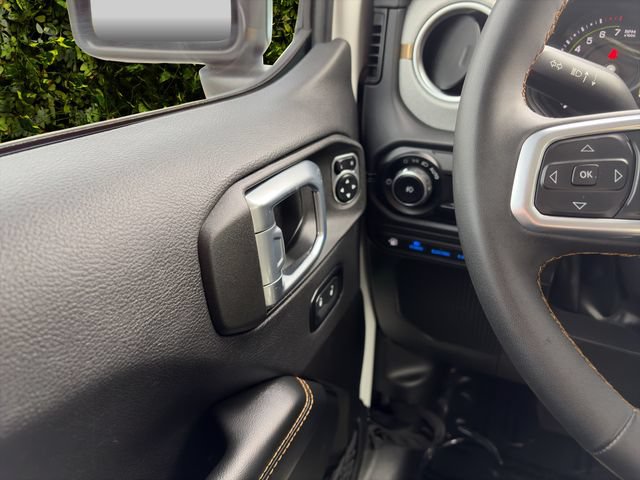 Used 2024 Jeep Wrangler Unlimited Sahara AWD/4WD image 32