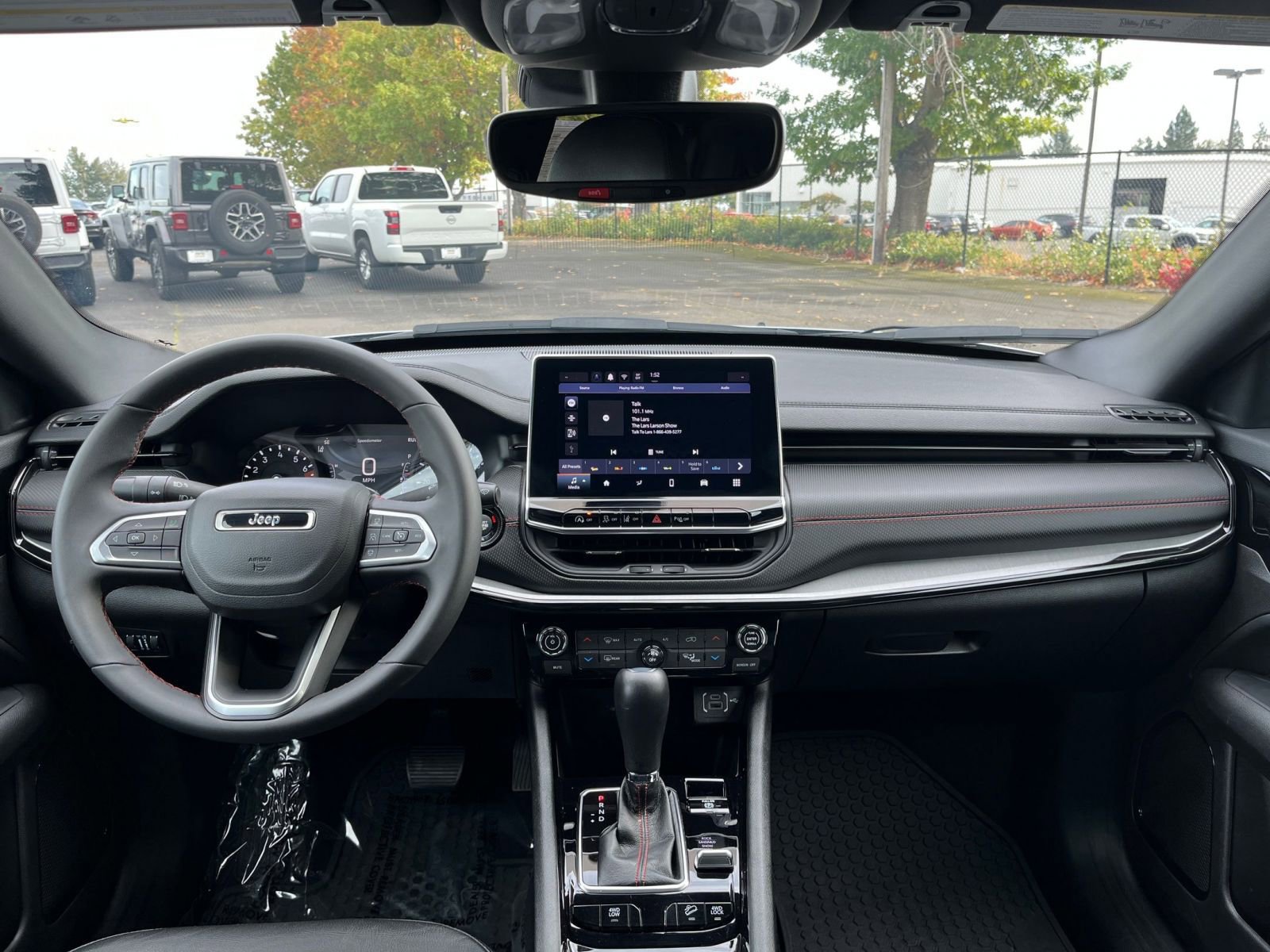 Used 2025 Jeep Compass Trailhawk w/ Trailer Tow Group image 33