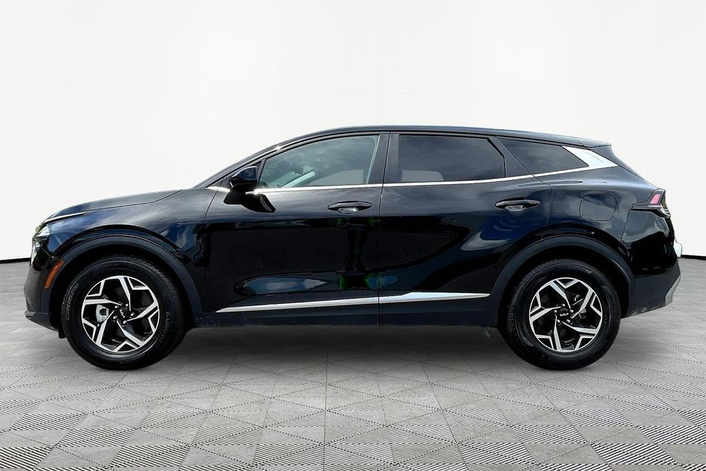 Used 2025 Kia Sportage LX FWD image 4