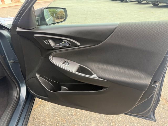 Used 2020 Chevrolet Malibu LS image 19
