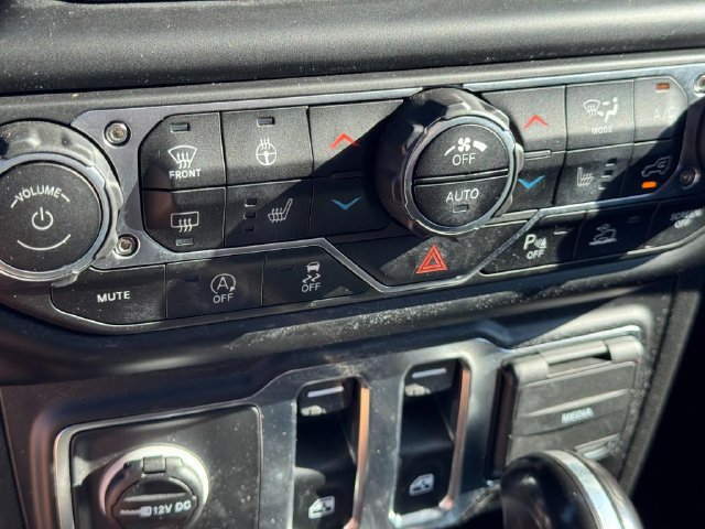 Used 2023 Jeep Wrangler Rubicon AWD/4WD image 21