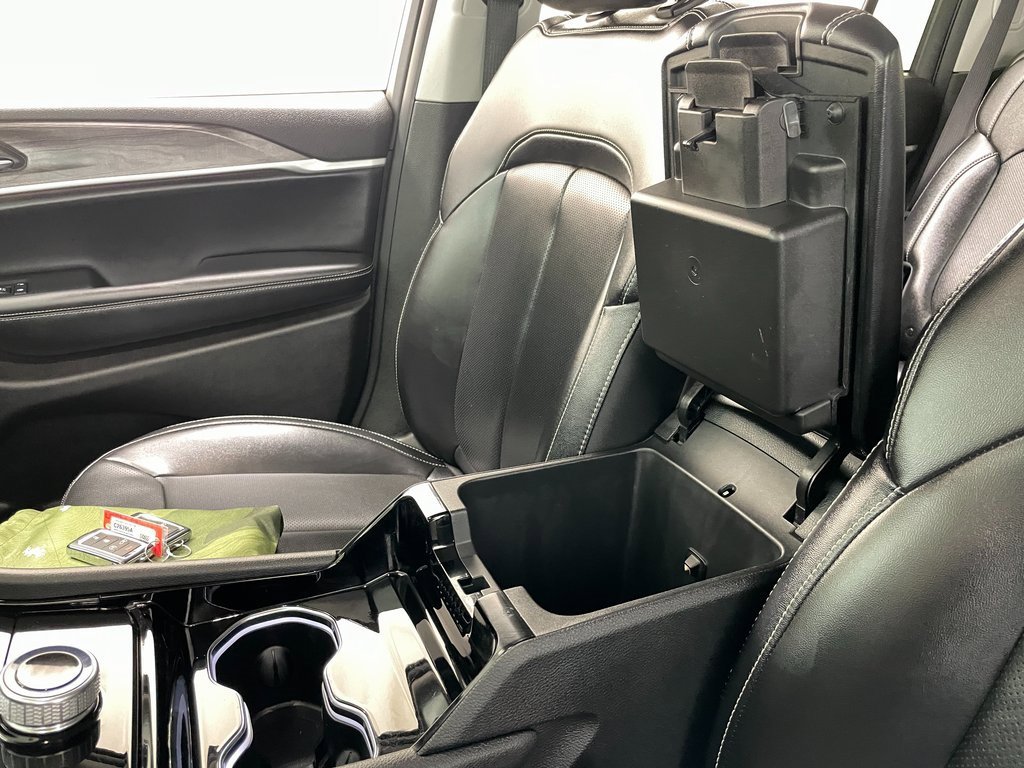 Used 2023 Jeep Grand Cherokee L Limited w/ Luxury Tech Group II image 38