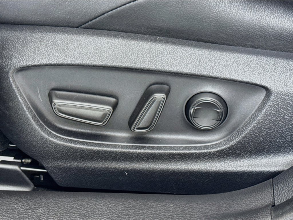 Used 2021 Toyota Corolla XSE FWD image 17