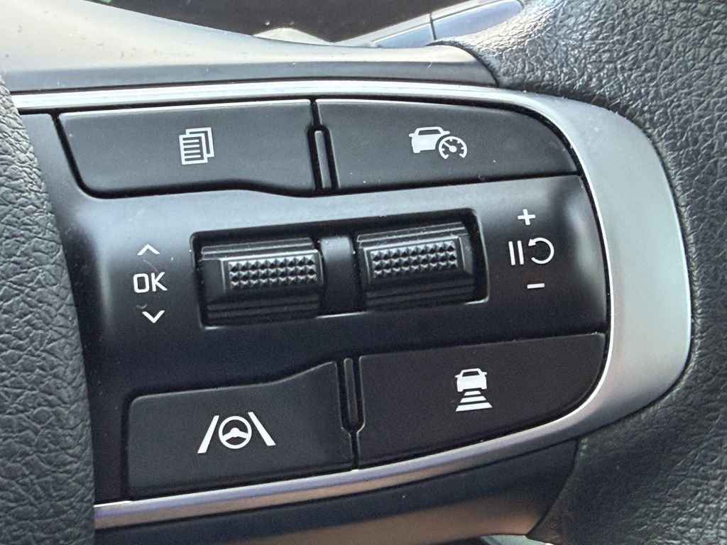 Used 2025 Kia K5 LXS FWD image 30