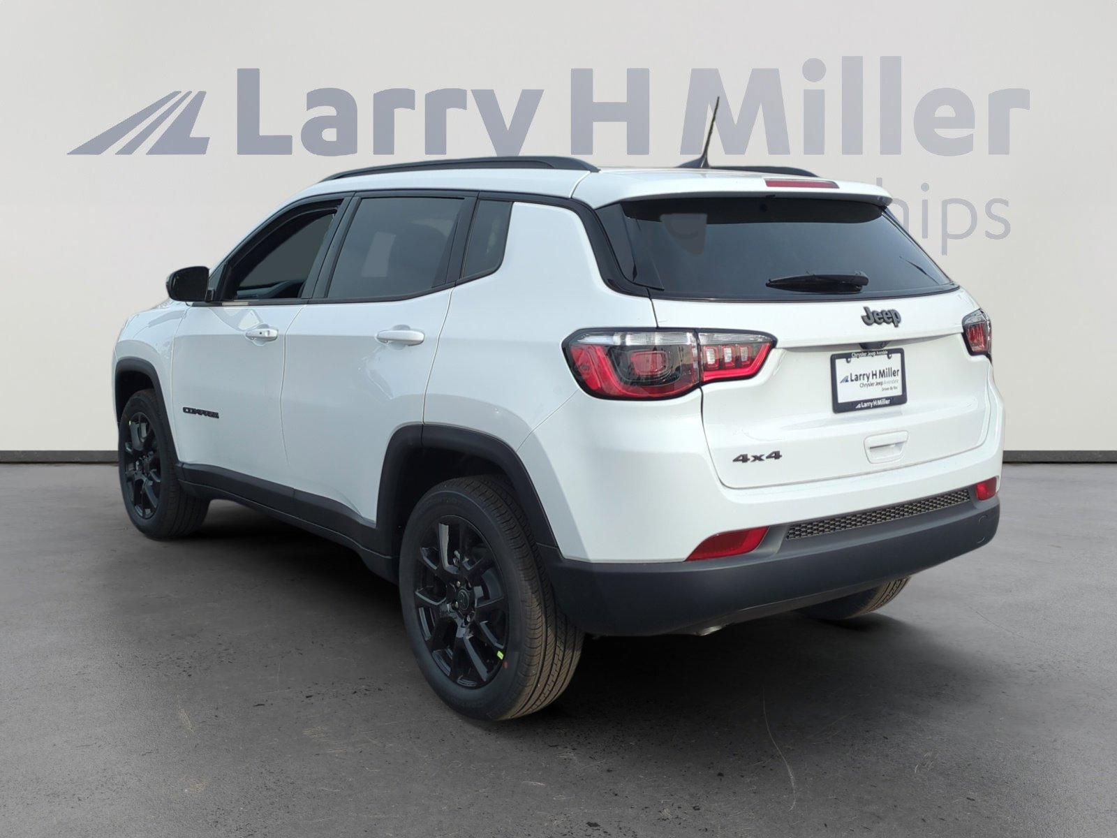 New 2026 Jeep Compass Latitude image 3