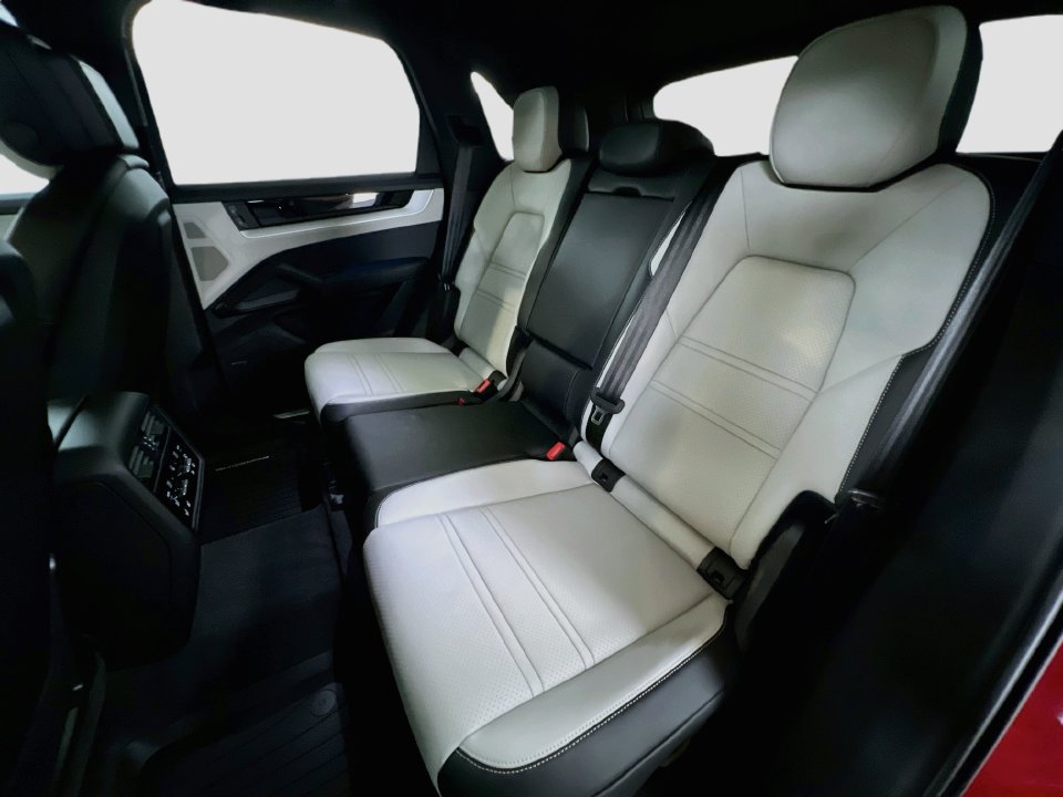 New 2026 Porsche Cayenne S AWD/4WD image 24