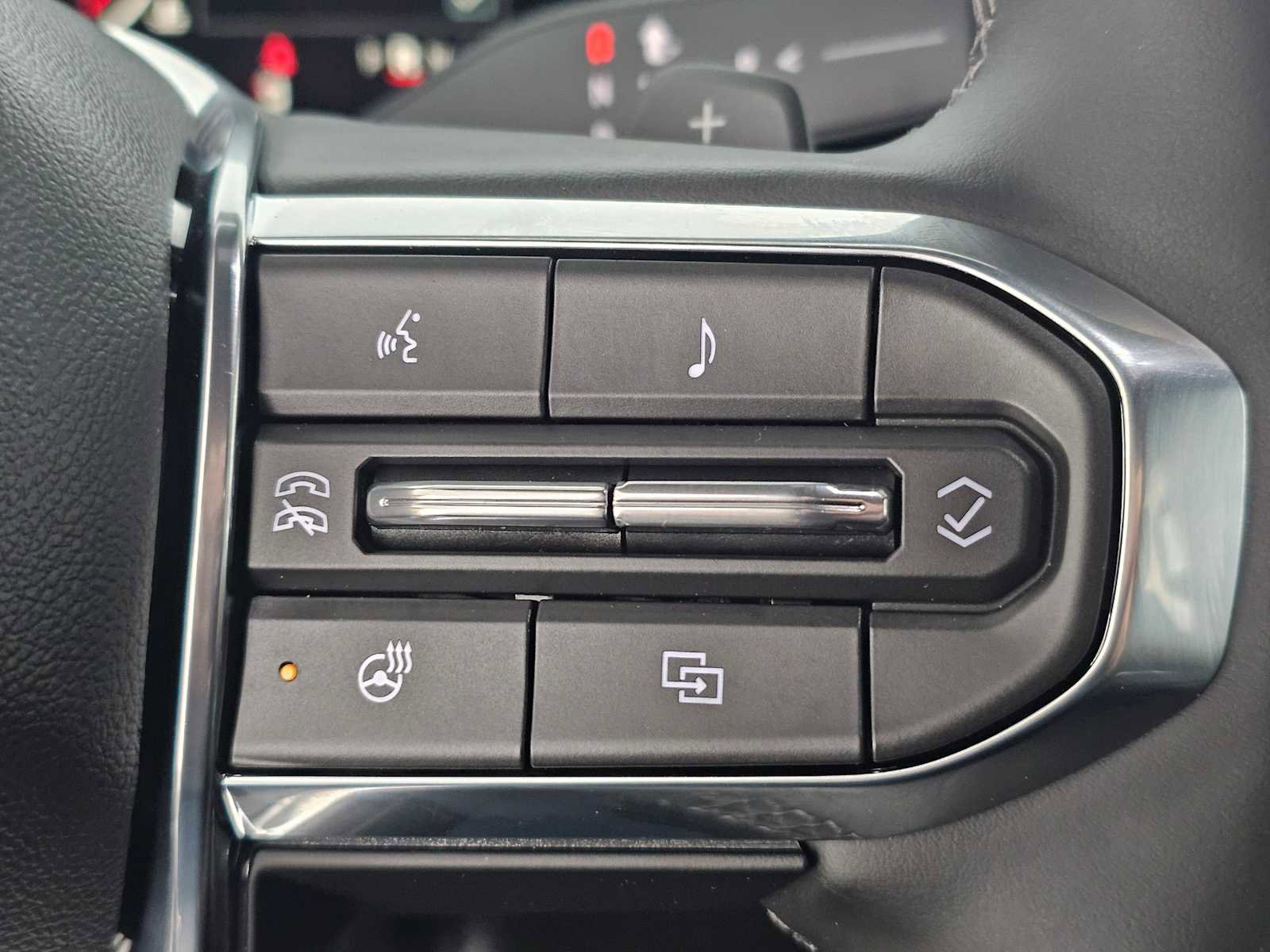 New 2026 GMC Yukon XL Denali w/ Advanced Technology Package image 31