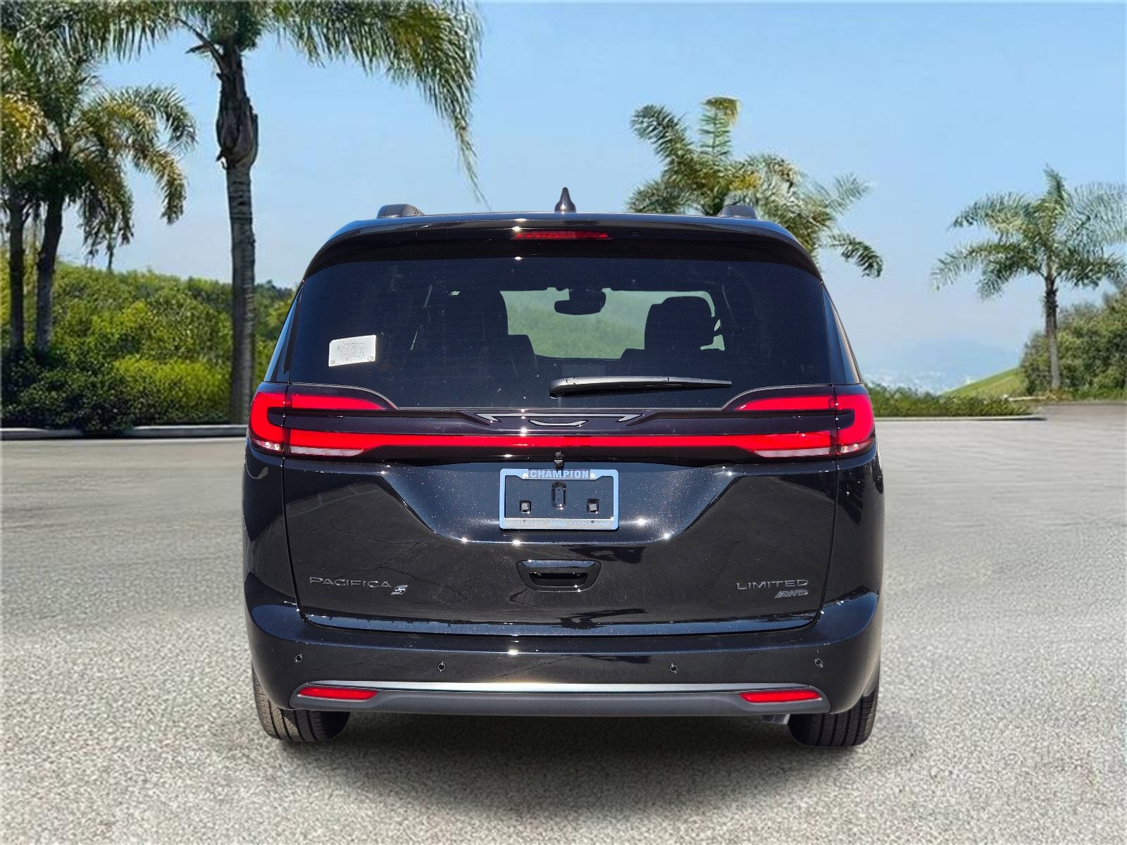 New 2027 Chrysler Pacifica Limited w/ Family Tech Group AWD/4WD image 5