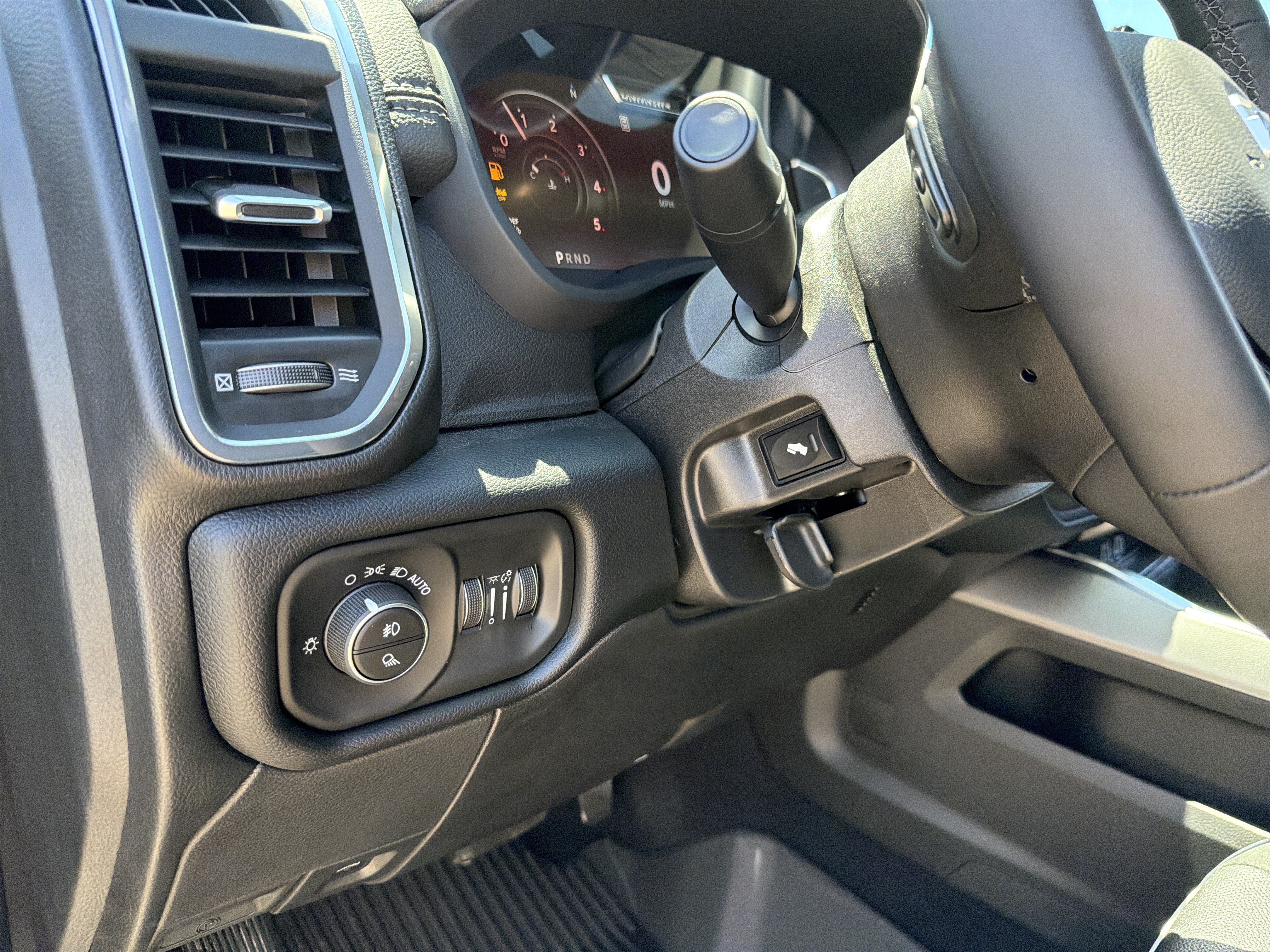 New 2026 RAM 3500 Laramie AWD/4WD image 16