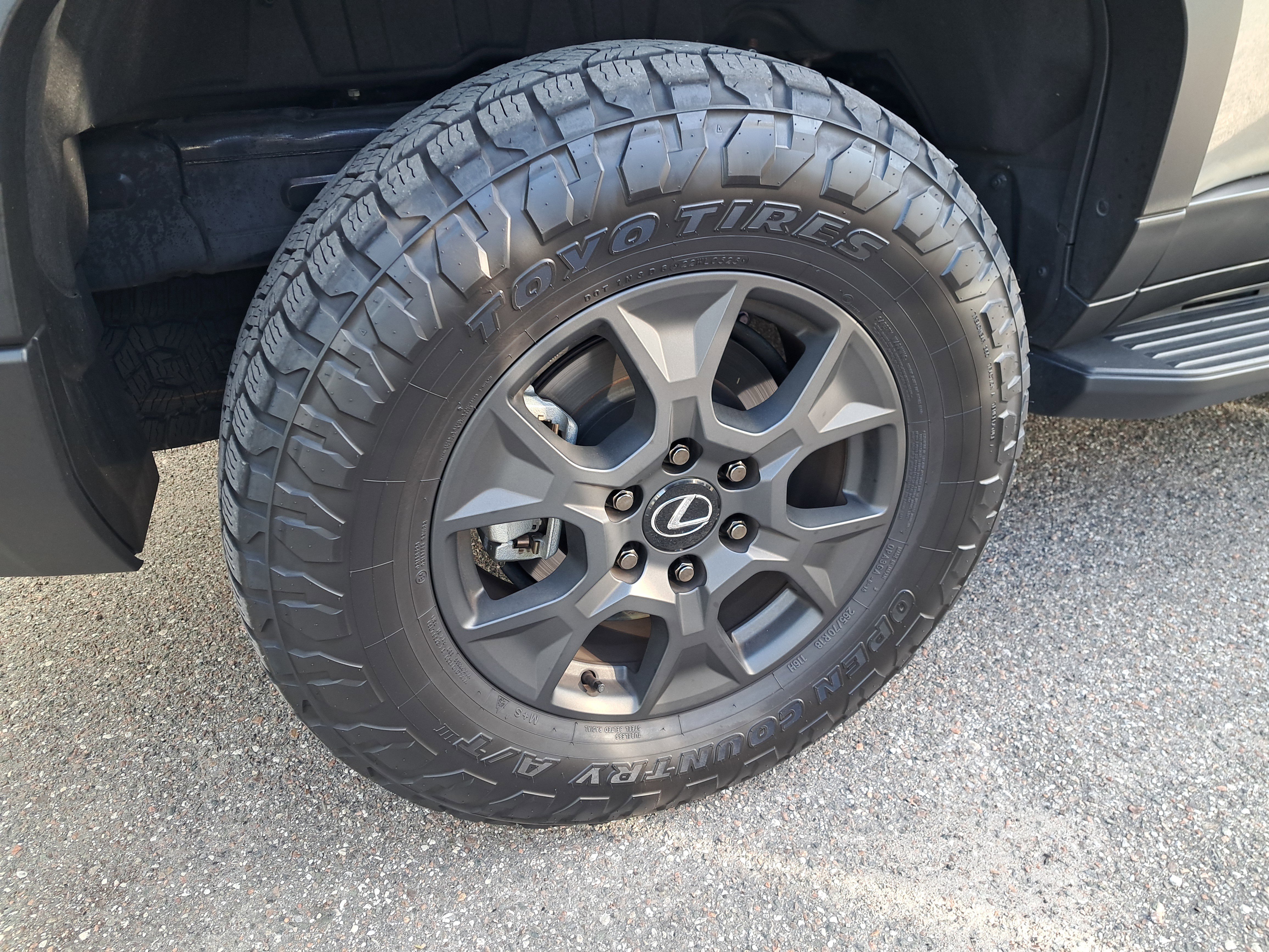 Used 2025 Lexus GX 550 image 7