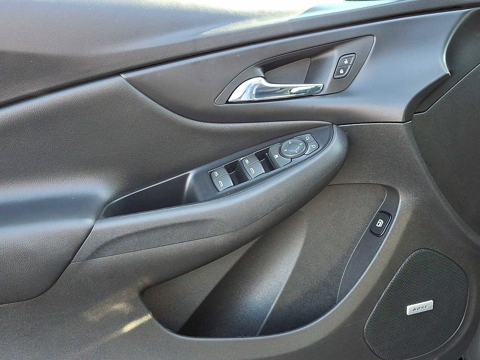 Used 2018 Chevrolet Volt Premier w/ Driver Confidence Package FWD image 13