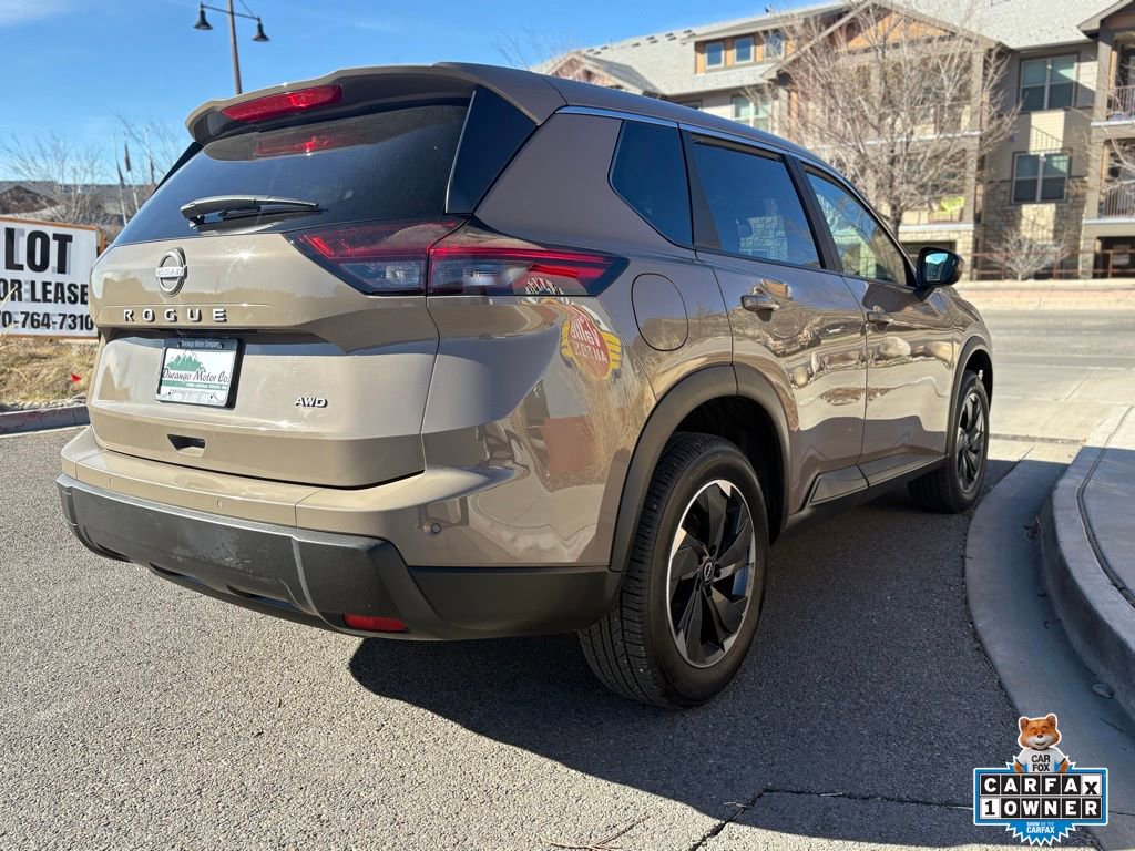 Used 2025 Nissan Rogue SV image 9