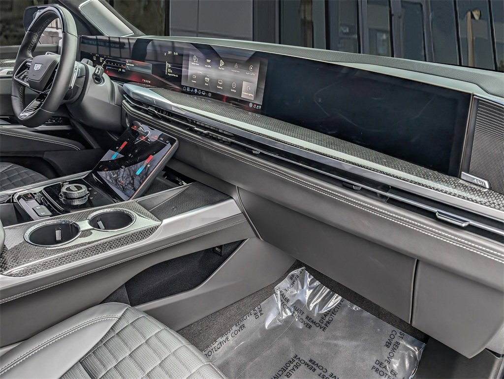 Used 2025 Cadillac Escalade ESV V image 24