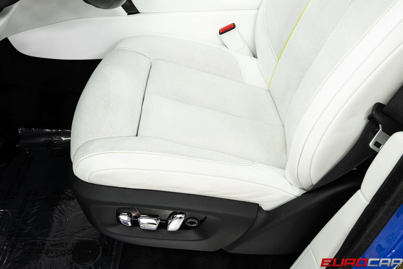 Used 2021 Rolls-Royce Cullinan Black Badge image 46