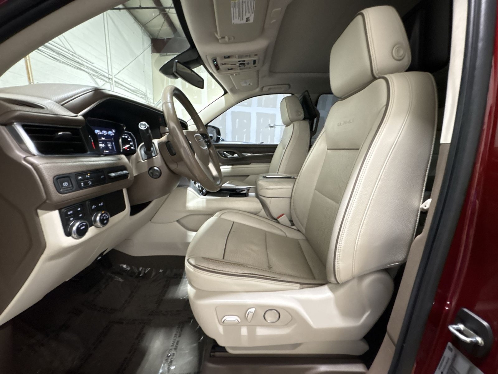 Used 2021 GMC Yukon Denali AWD/4WD image 13