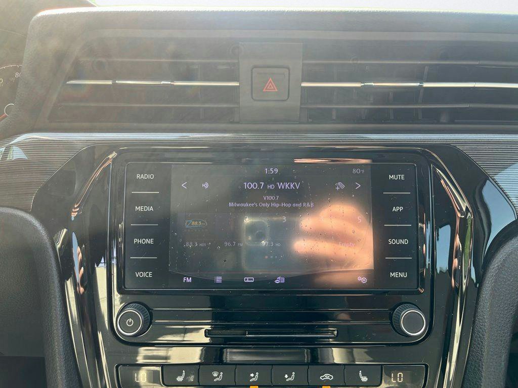 Certified 2020 Volkswagen Passat 2.0T R-Line FWD image 19