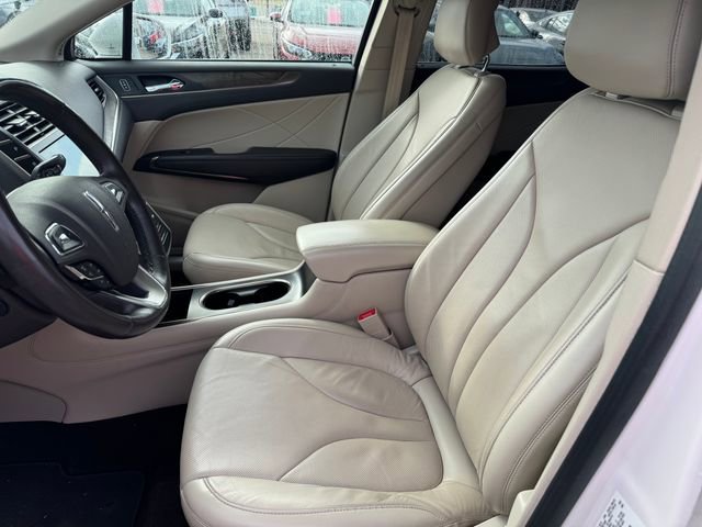 Used 2019 Lincoln MKC Reserve w/ MKC Climate Package image 3