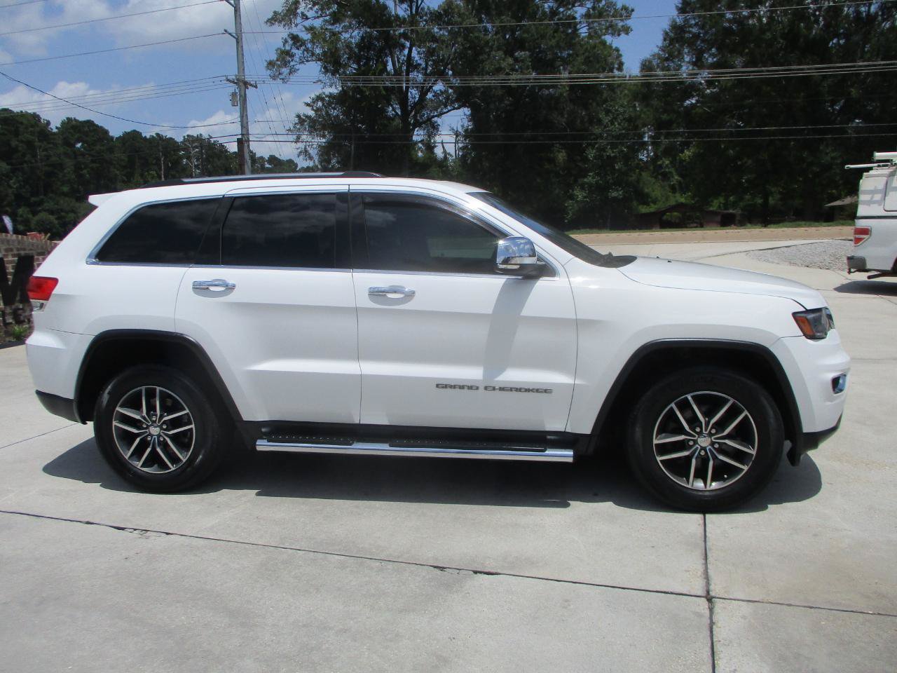 Used 2018 Jeep Grand Cherokee Limited w/ Luxury Group II RWD image 15