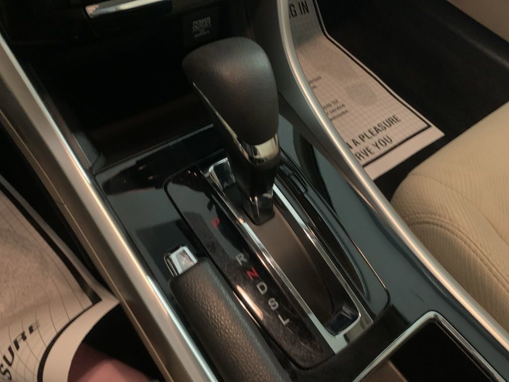 Used 2016 Honda Accord EX image 18