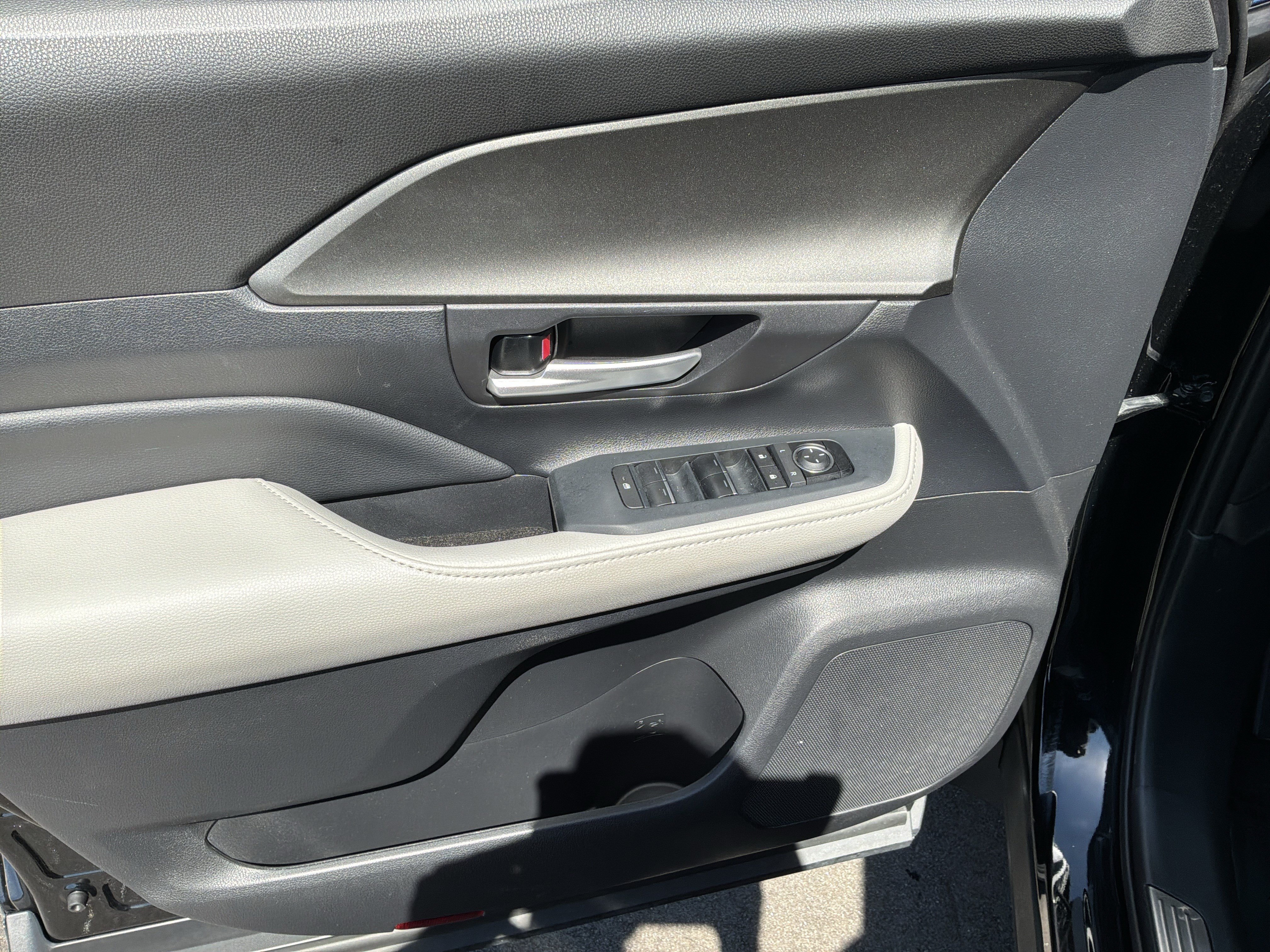 Used 2025 Toyota Grand Highlander FWD image 15