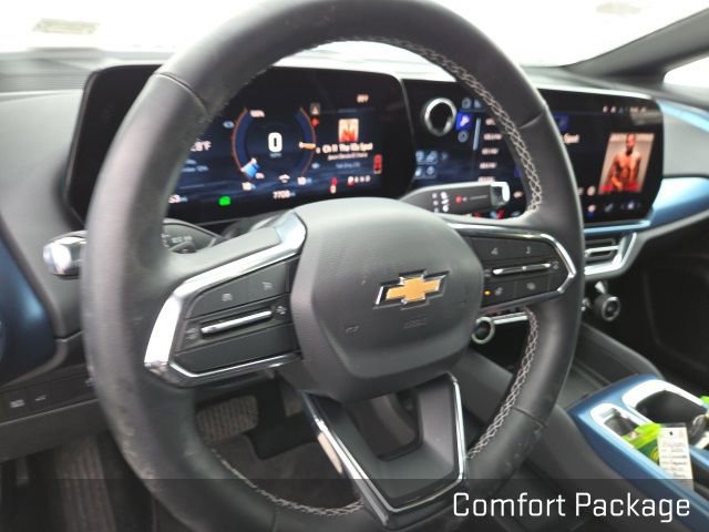 Used 2025 Chevrolet Equinox EV LT w/ Convenience Package image 11