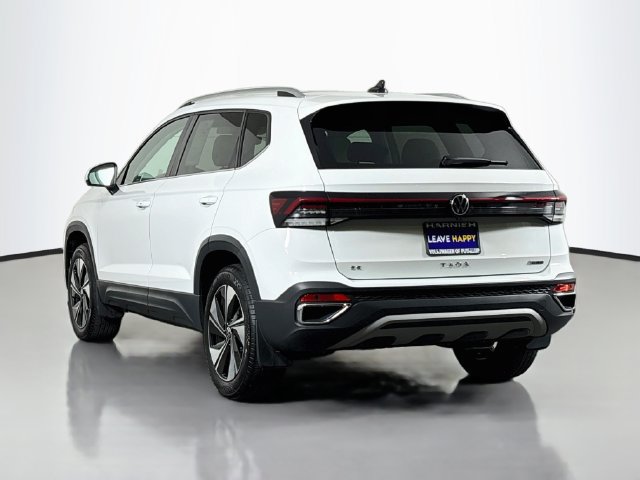 Certified 2025 Volkswagen Taos SE AWD/4WD image 5