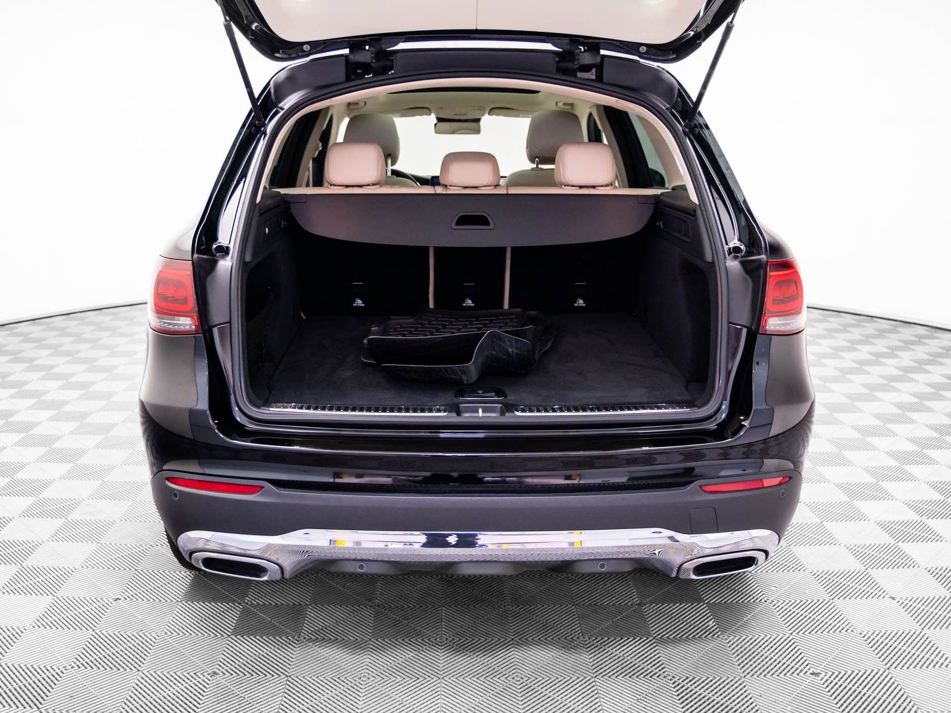 Certified 2022 Mercedes-Benz GLC 300 4MATIC w/ Multimedia Package Lite image 34