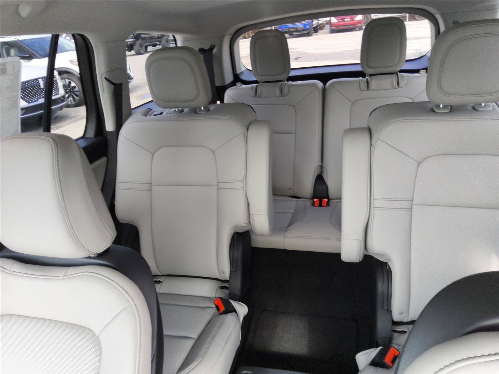 New 2026 Lincoln Aviator 2WD image 15