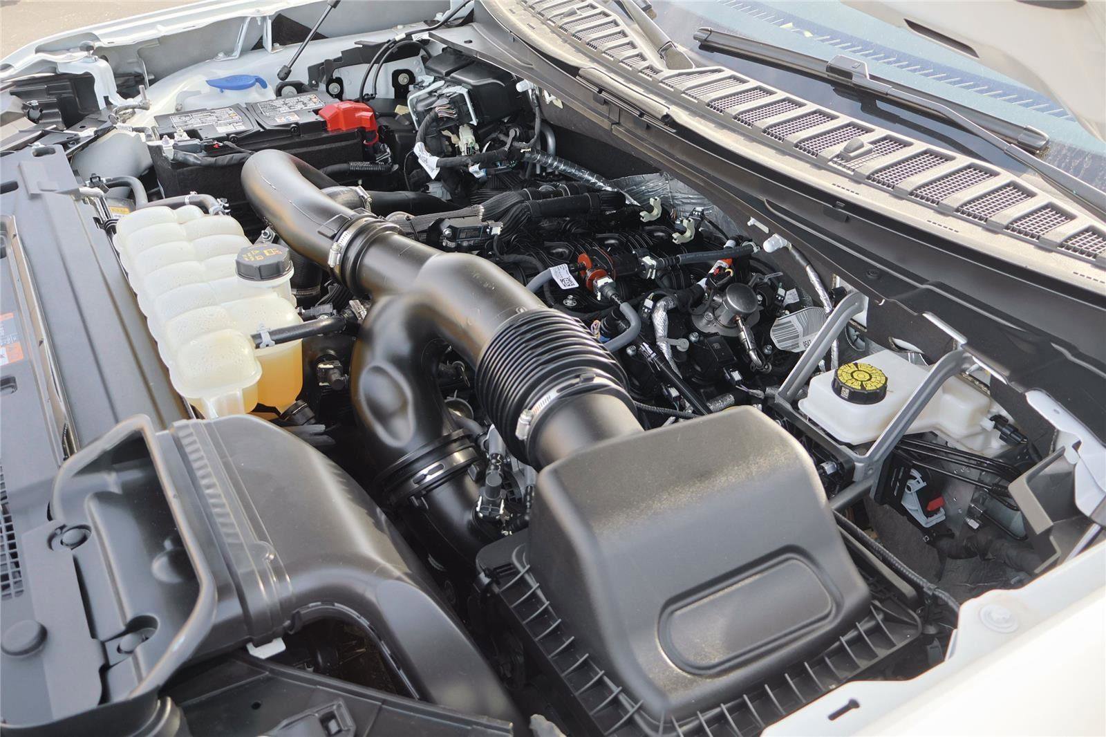 Used 2025 Ford Expedition Active image 41