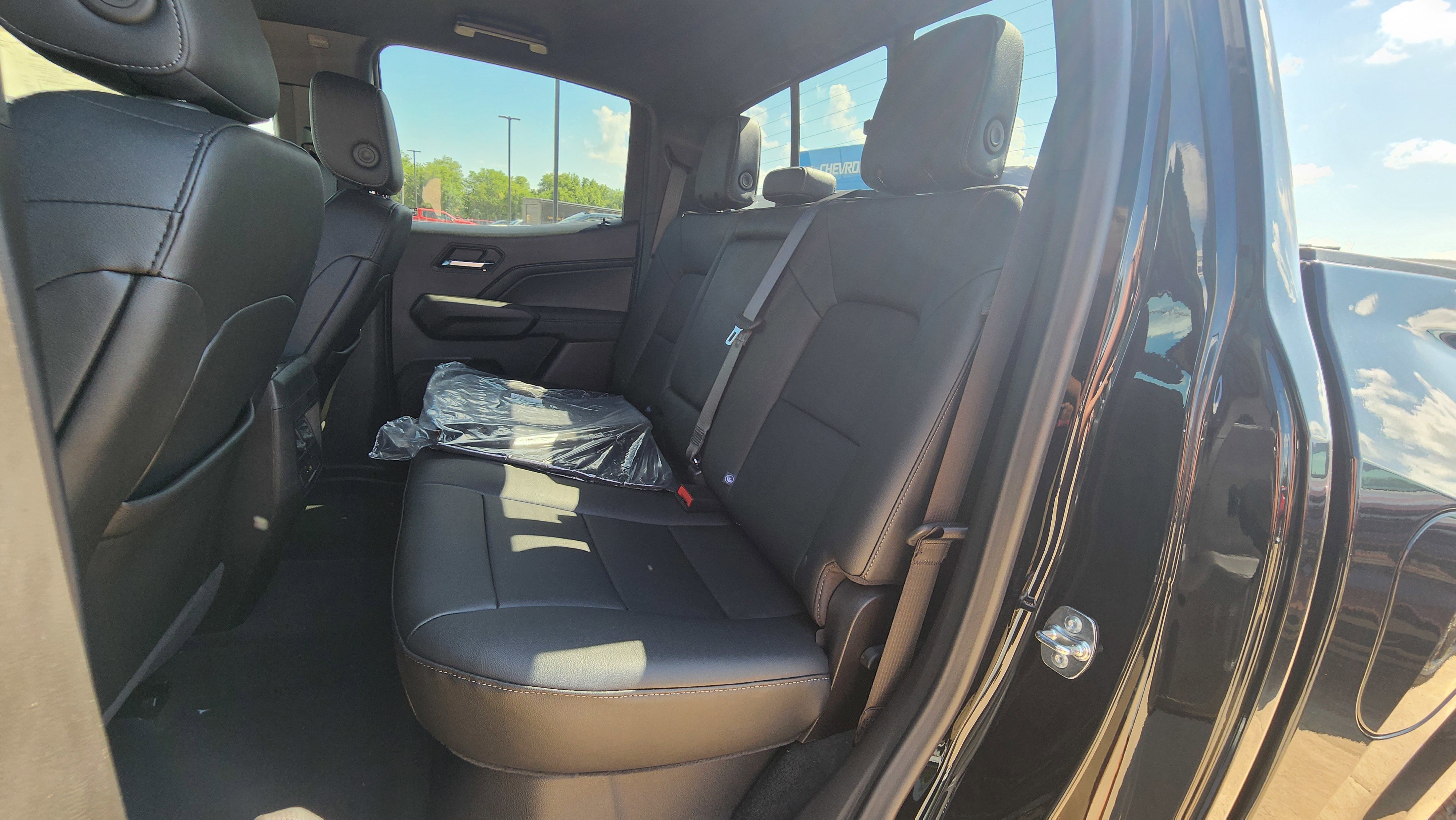 New 2025 Chevrolet Colorado LT w/ LT Convenience Package image 15