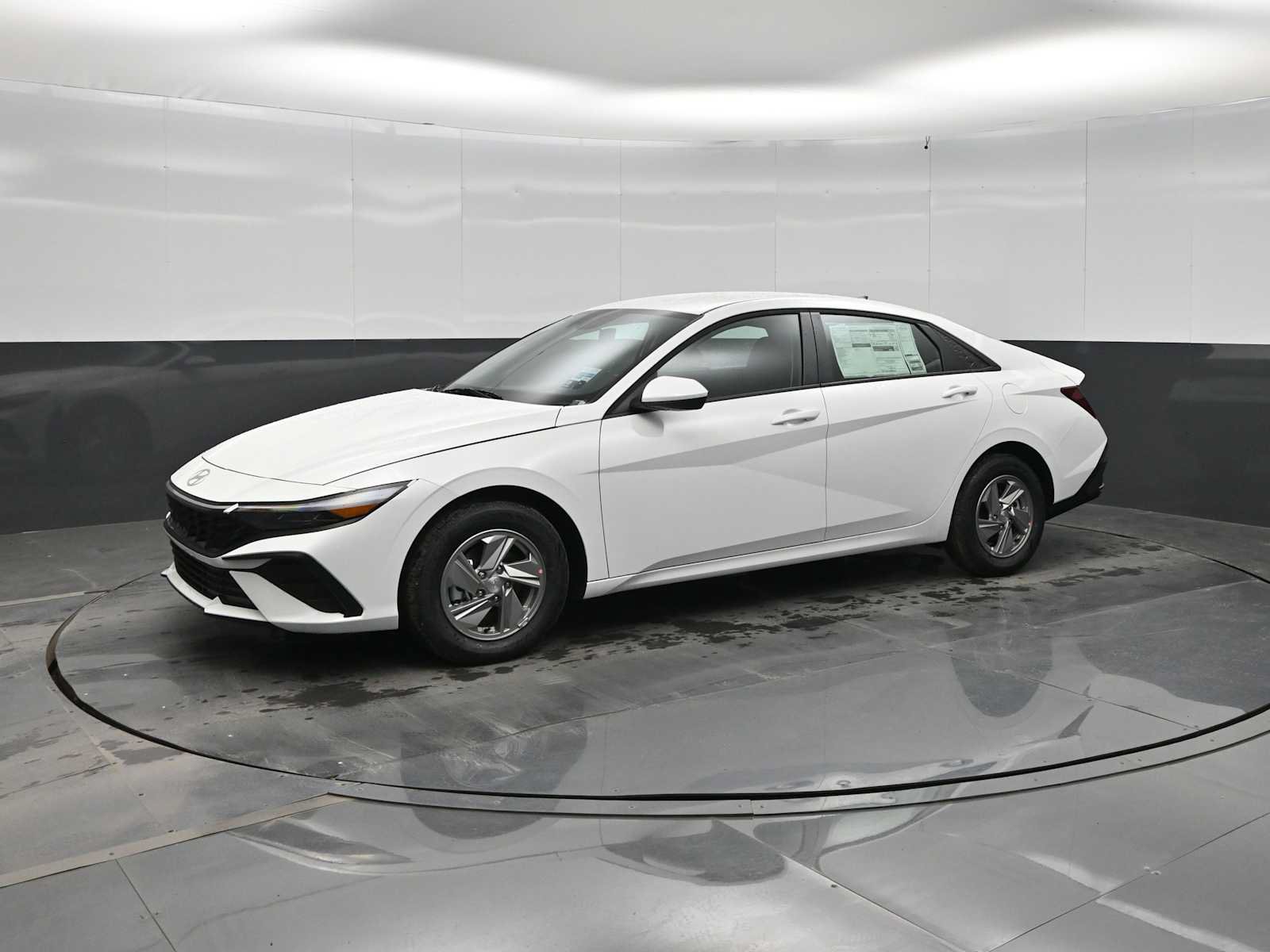 New 2026 Hyundai Elantra SE