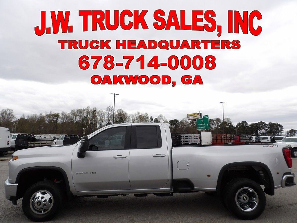 Used 2022 Chevrolet Silverado 3500 LT w/ Convenience Package AWD/4WD image 2
