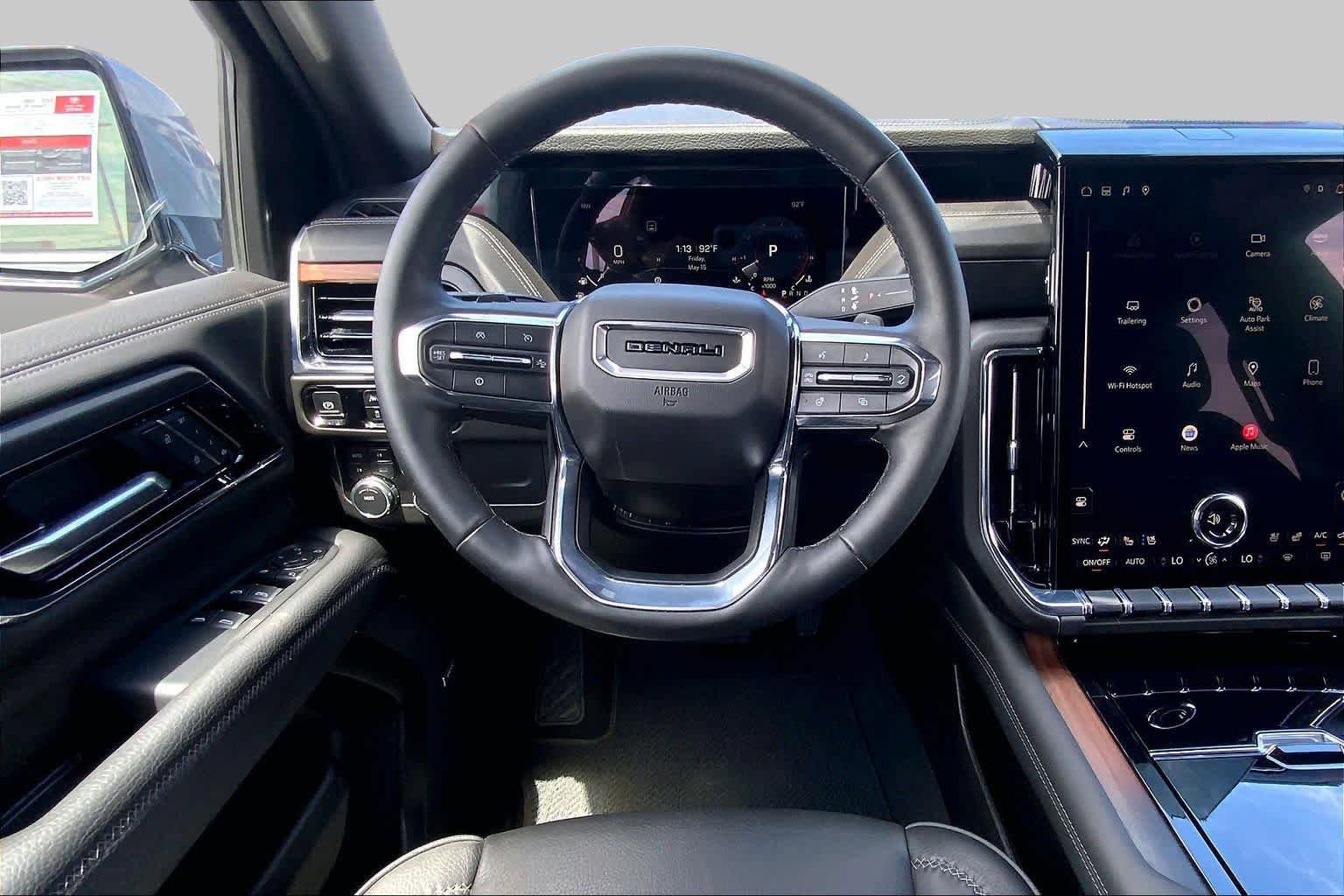 Used 2025 GMC Yukon XL Denali AWD/4WD image 6