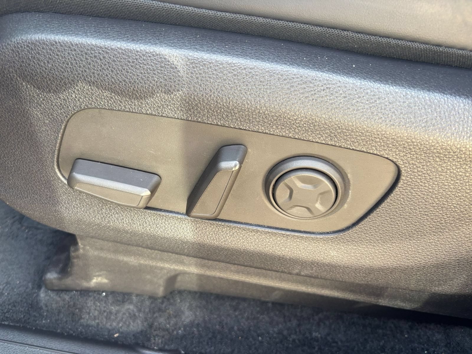 Used 2026 Kia Carnival FWD image 22