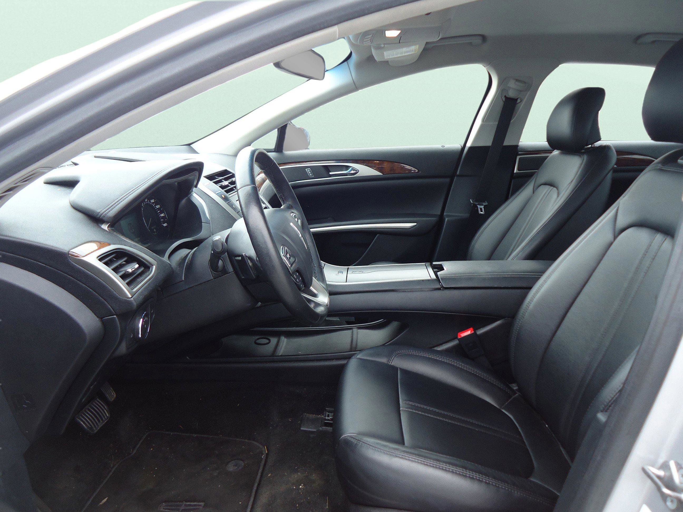 Used 2016 Lincoln MKZ AWD image 19