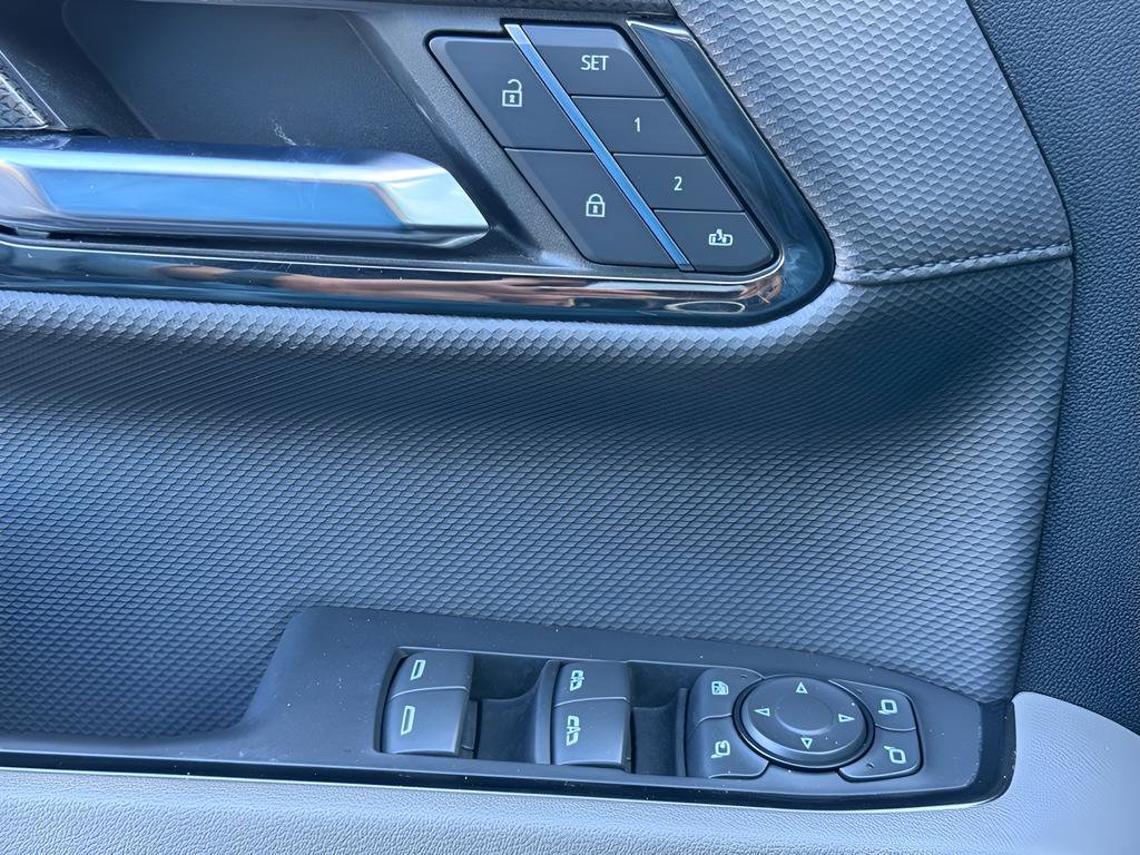 Used 2022 Chevrolet Silverado 1500 ZR2 w/ Technology Package image 26