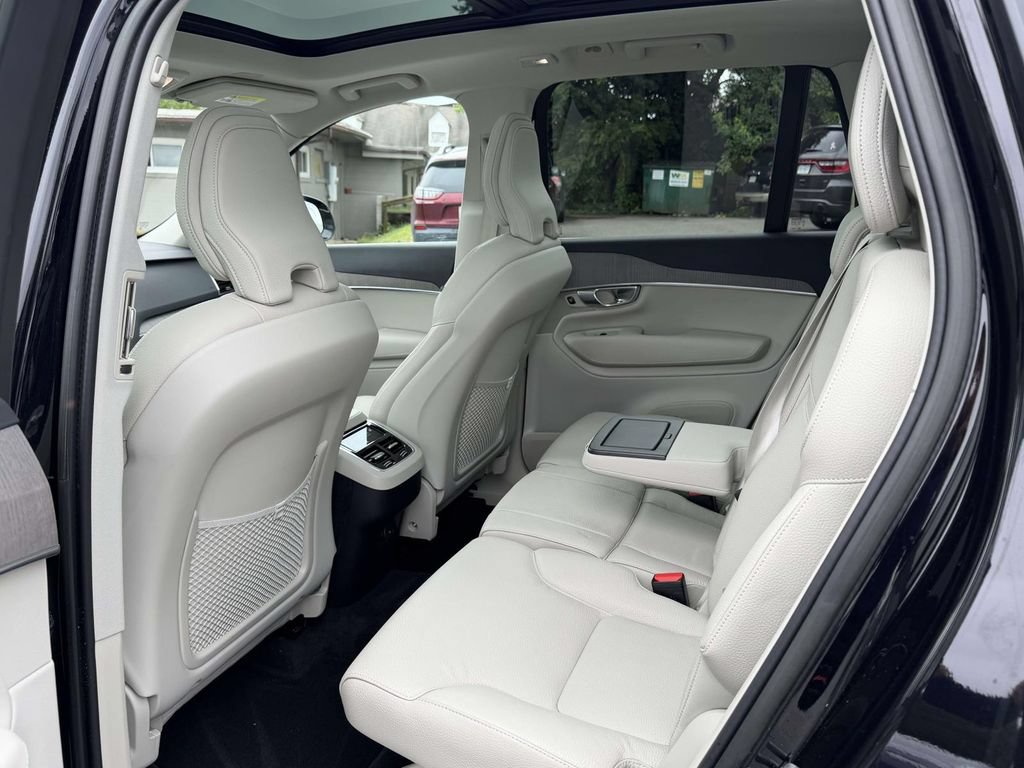 Used 2023 Volvo XC90 B6 Plus w/ Protection Package Premier AWD/4WD image 15