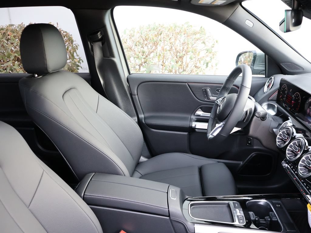 New 2026 Mercedes-Benz GLB 250 4MATIC image 10