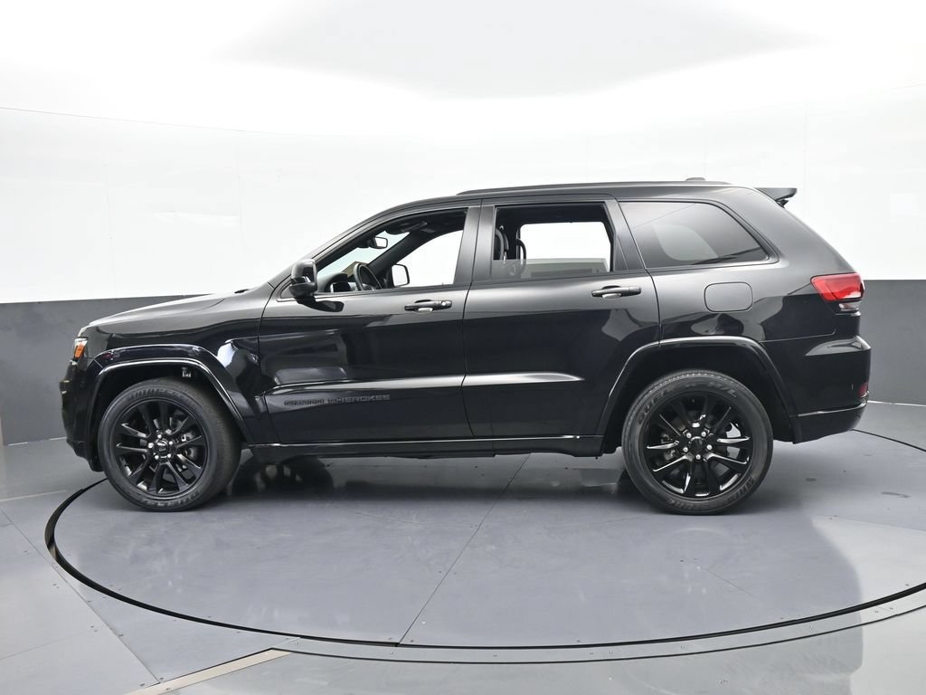 Used 2020 Jeep Grand Cherokee Altitude RWD image 3