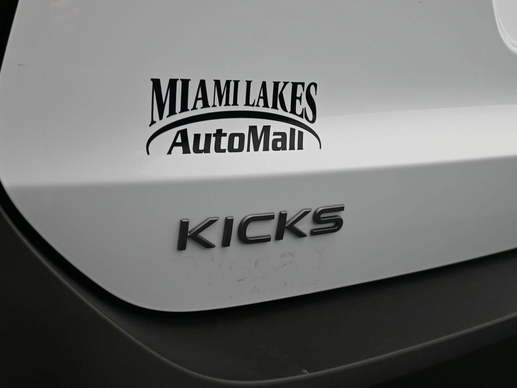 Used 2025 Nissan Kicks SV image 32