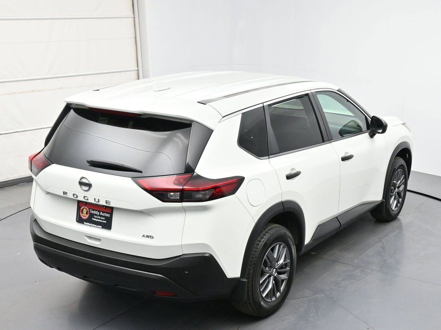 Used 2021 Nissan Rogue S AWD/4WD image 34