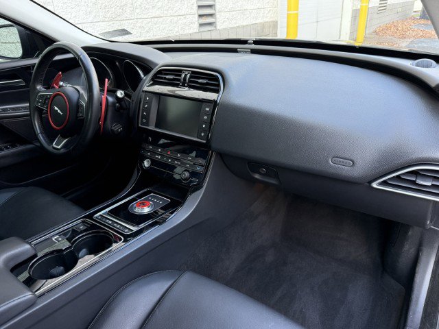 Used 2017 Jaguar XE Premium image 29