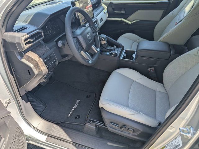 Used 2025 Toyota Tacoma Limited AWD/4WD image 9