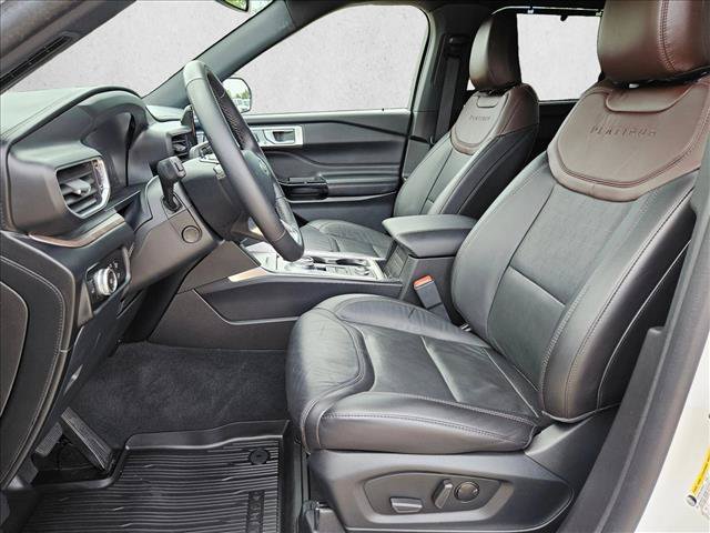 Used 2023 Ford Explorer Platinum w/ Equipment Group 601A AWD/4WD image 17